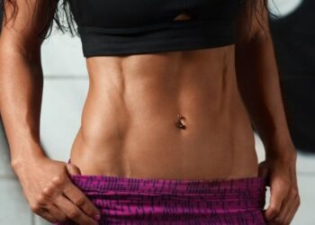 Feszes hasra vágysz? Ezt az öt ételt felejtsd el!