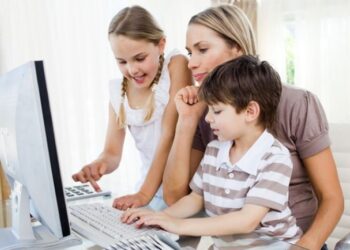 Így védheted meg gyermeked szimplán az online világ veszélyeitől