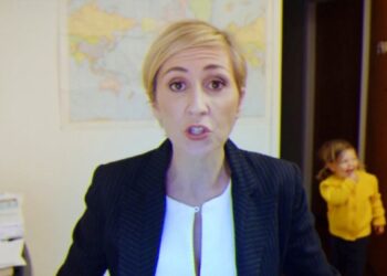 Így viselkedett volna egy feminista nő, a BBC riporterével élő adásban történt gyerekkatasztrófát