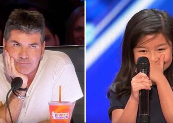 Simon forgatja a szemét, mikor a 9 éves kislány azt mondja, hogy Celine Dion klasszikusát fogja énekelni, de aztán leesik az álla