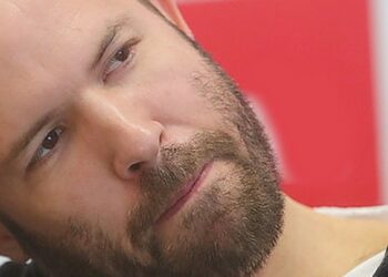 Teljesen kopasz lett Sebestyén Balázs. Rajongói kiborultak