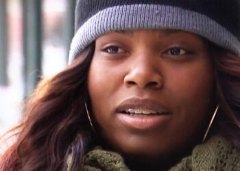 Most megismerjük a nő személyazonosságát, aki a fagyos idő alatt a hajléktalanok szállodai szobáért fizetett