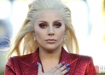 Lady Gaga arcfesték nélkül posztolt magáról képet Instagramon, amiért a rajongói megőrülnek.