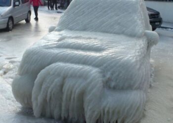 20 jármű, amelyet valóságos műalkotássá változtatott a tél