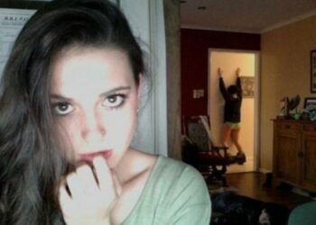 20 felvétel, mely bemutatja a testvéri viszony örömét és fájdalmát