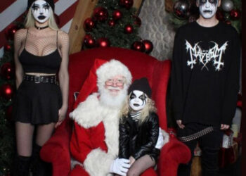 14 ember, aki humorral zárt tavaly karácsonykor és milyen jól tette