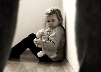 „Apám azért hagyott egy nevelőcsaládnál, mert anyámra emlékeztettem…”