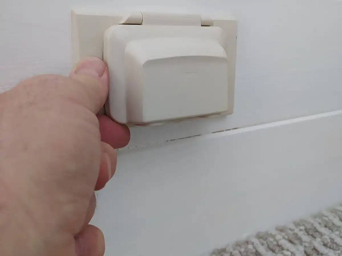 amerikai otthonok, Dolby Surround, edénytöltő, felszereltség, fürdőszoba, hangrendszer, HAVC rendszer, hulladékmegsemmisítő, innováció, kényelem, konyha, központi porszívó, lakberendezés, légkondicionáló, modern otthon, modern otthonOtthon, multimédia, nappali, otthon, pot filler, technológia