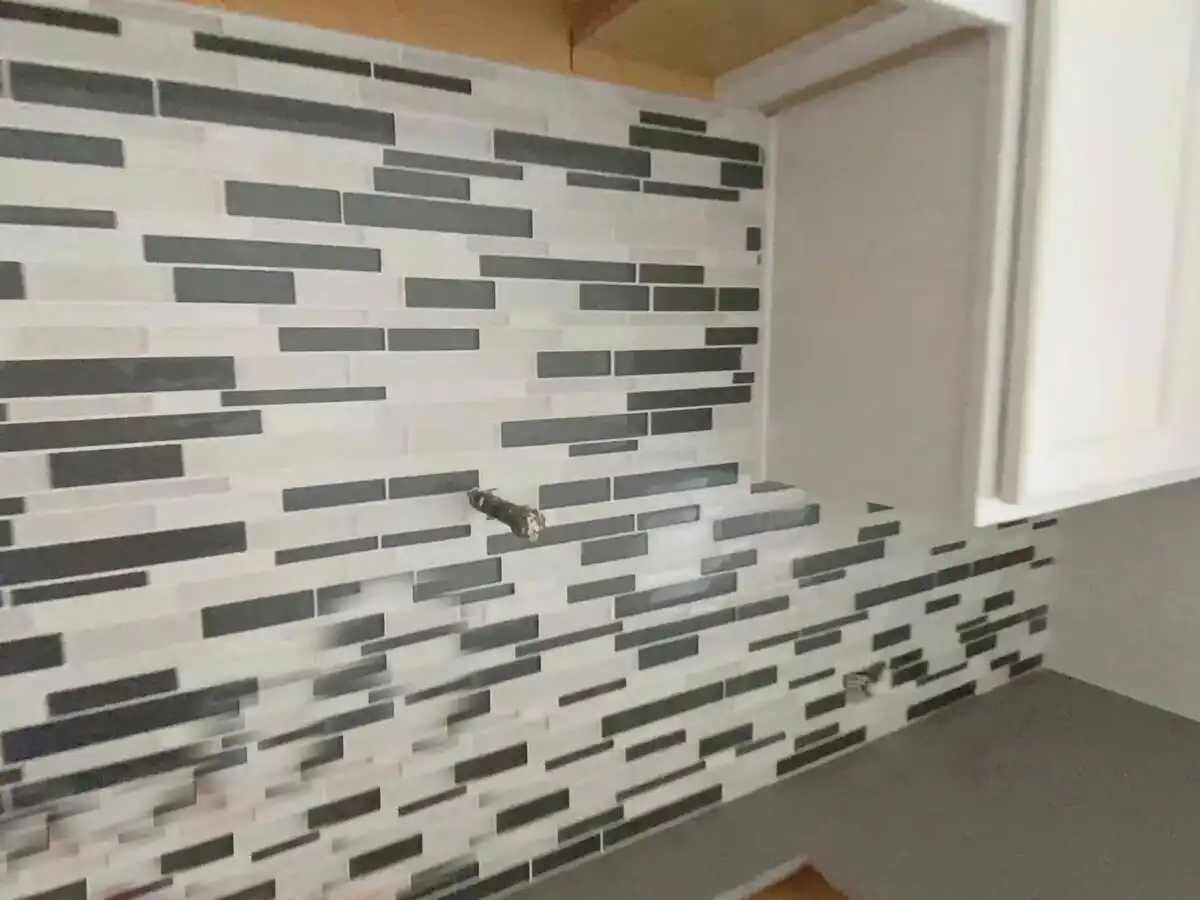 amerikai otthonok, Dolby Surround, edénytöltő, felszereltség, fürdőszoba, hangrendszer, HAVC rendszer, hulladékmegsemmisítő, innováció, kényelem, konyha, központi porszívó, lakberendezés, légkondicionáló, modern otthon, modern otthonOtthon, multimédia, nappali, otthon, pot filler, technológia