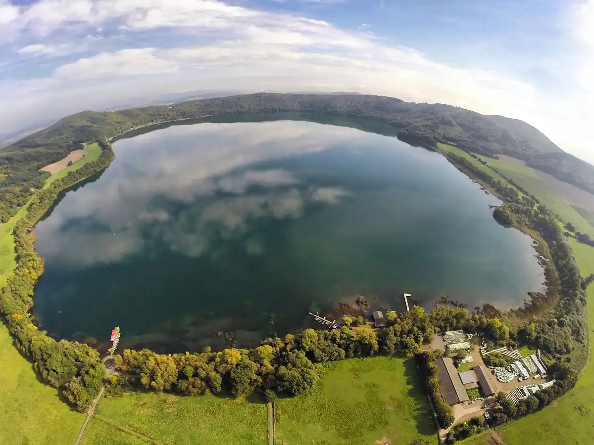 aktív vulkán, európa, katasztrófa, Laacher See, Németország, szupervulkán, természeti katasztrófa, veszély, vulkanikus tél, vulkánkitörés