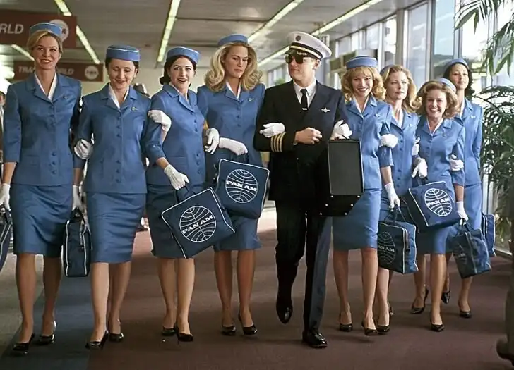 állás, elvárások, feltételek, karrier, légi utaskísérő, légitársaság, légiutas-kísérő, megjelenés, munka, repülés, repülő, smink, stewardess, szabályok, szépség, utaskísérő