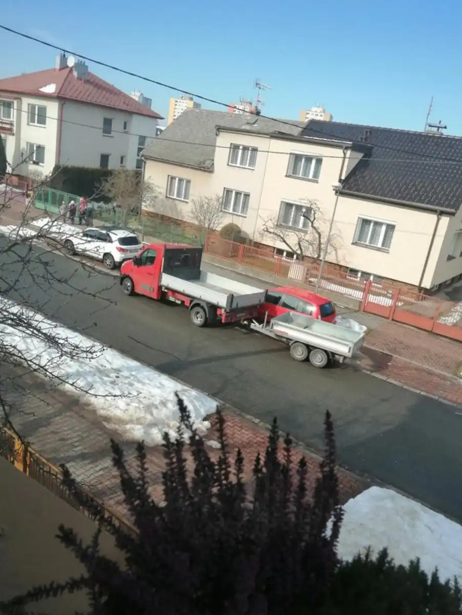 bosszantó szomszédok, együttélés, fura szomszédok, hétköznapi helyzetek, lakóközösség, rossz szomszédok, szomszéd sztorik, szomszédok, szomszédviszály, vicces szomszédok
