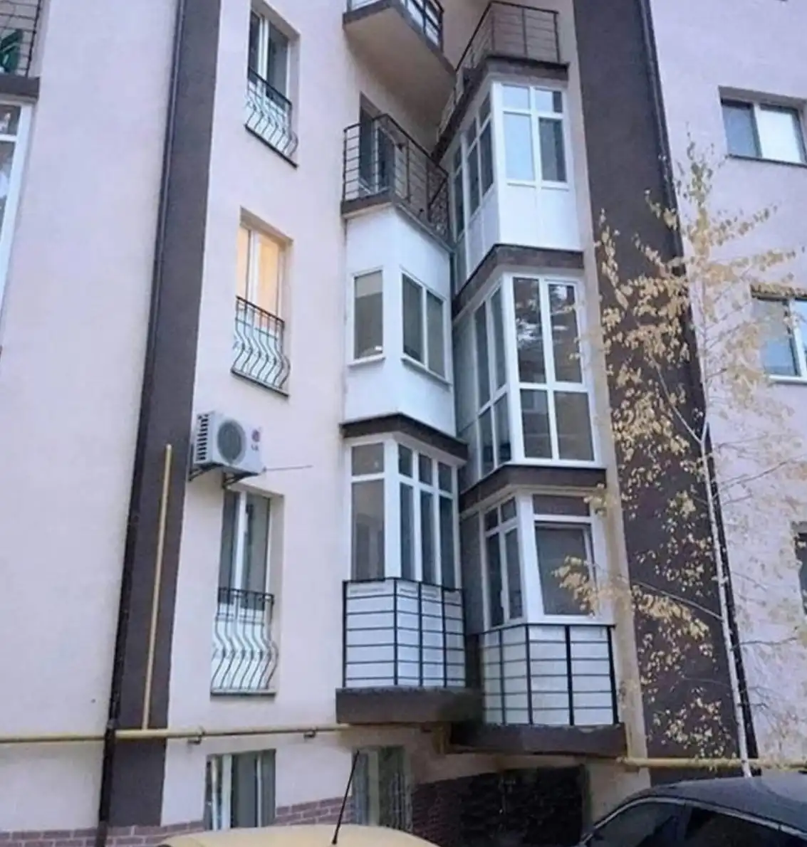 bosszantó szomszédok, együttélés, fura szomszédok, hétköznapi helyzetek, lakóközösség, rossz szomszédok, szomszéd sztorik, szomszédok, szomszédviszály, vicces szomszédok
