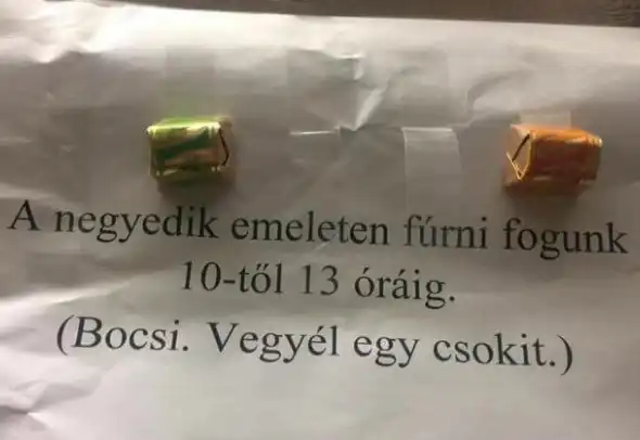 bosszantó szomszédok, együttélés, fura szomszédok, hétköznapi helyzetek, lakóközösség, rossz szomszédok, szomszéd sztorik, szomszédok, szomszédviszály, vicces szomszédok