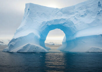 Mit lehet tudni a világ legnagyobb jéghegyéről, ami egy kis brit sziget felé úszik?