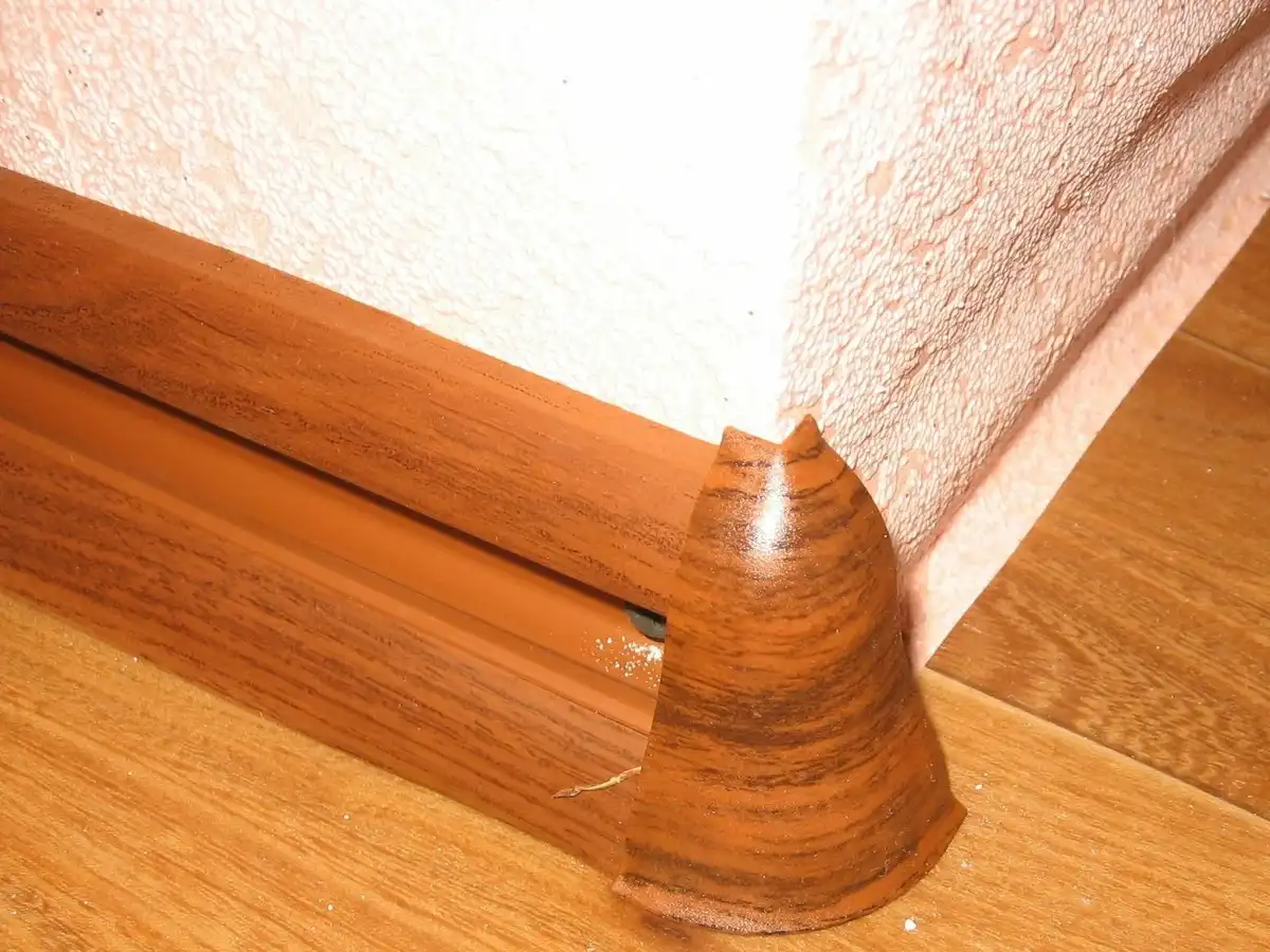 ablak, ajtó, anyagok, belsőépítészet, bútorok, csempe, dekoráció, design, elkerülendő hibák, enteriőr, fürdőszoba, hibák, karnis, konyha, lakásfelújítás, lakberendezés, mennyezet, modern otthon, olcsó megoldások, radiátor, stílus, szegélyléc, színek, tippek, trükkök, világítás