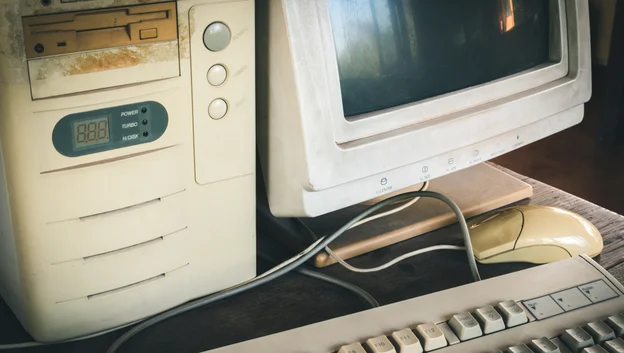 90-es évek, hardver, IBM PC, informatika, kompatibilitás, múzeum, órajel, overclocking, processzor, retró technológia, számítógép, szoftver, történelem, Turbo gomb