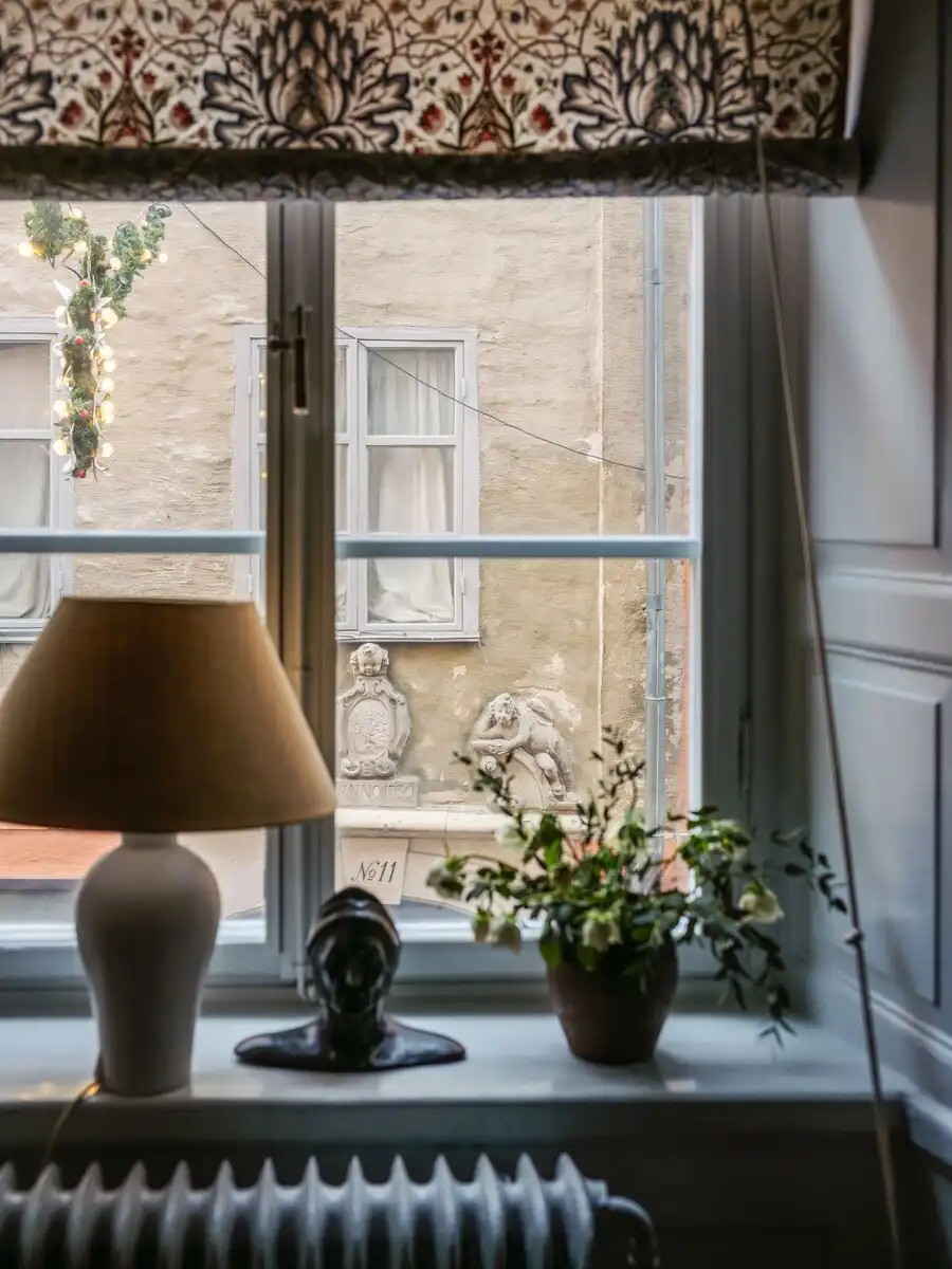 belsőépítészet, felújítás, inspiráció, lakásbemutató, lakberendezés, otthon design, régi lakás, skandináv stílus, Stockholm, Svédország, történelmi épület, vintage, William Morris
