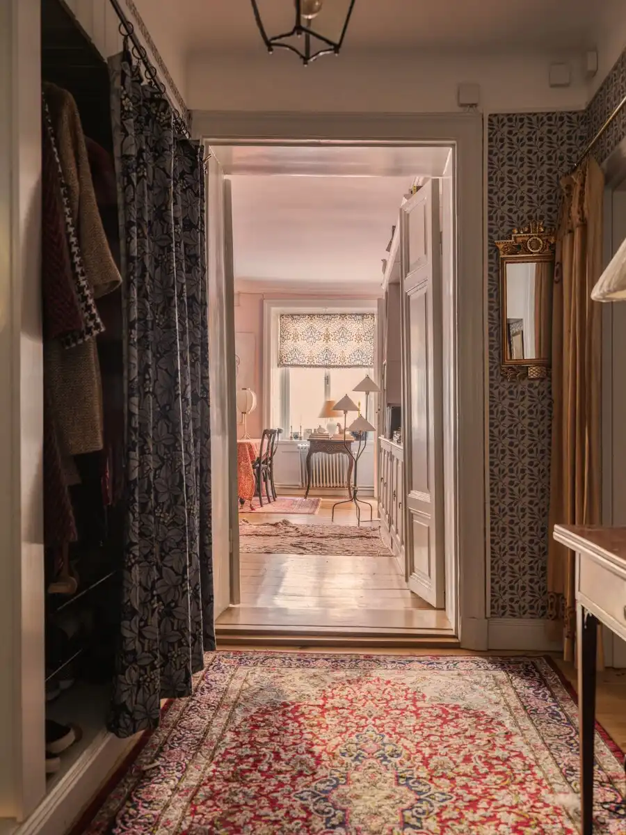 belsőépítészet, felújítás, inspiráció, lakásbemutató, lakberendezés, otthon design, régi lakás, skandináv stílus, Stockholm, Svédország, történelmi épület, vintage, William Morris