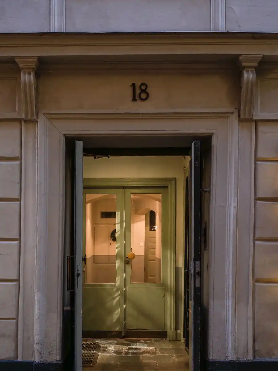 belsőépítészet, felújítás, inspiráció, lakásbemutató, lakberendezés, otthon design, régi lakás, skandináv stílus, Stockholm, Svédország, történelmi épület, vintage, William Morris
