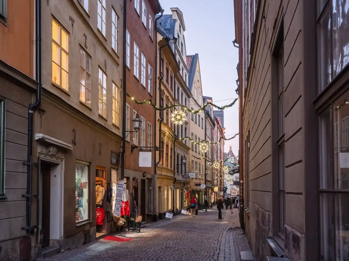 belsőépítészet, felújítás, inspiráció, lakásbemutató, lakberendezés, otthon design, régi lakás, skandináv stílus, Stockholm, Svédország, történelmi épület, vintage, William Morris