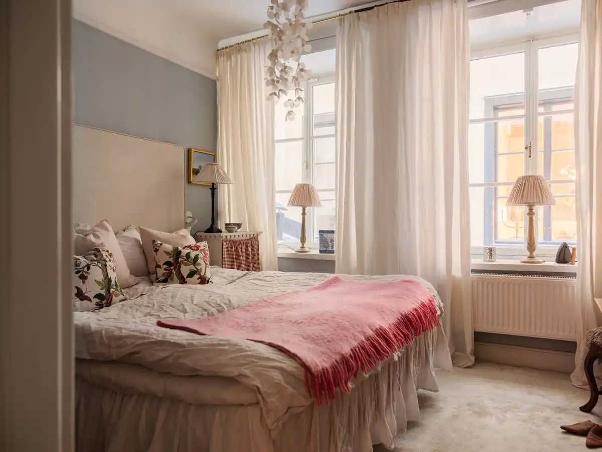 belsőépítészet, felújítás, inspiráció, lakásbemutató, lakberendezés, otthon design, régi lakás, skandináv stílus, Stockholm, Svédország, történelmi épület, vintage, William Morris