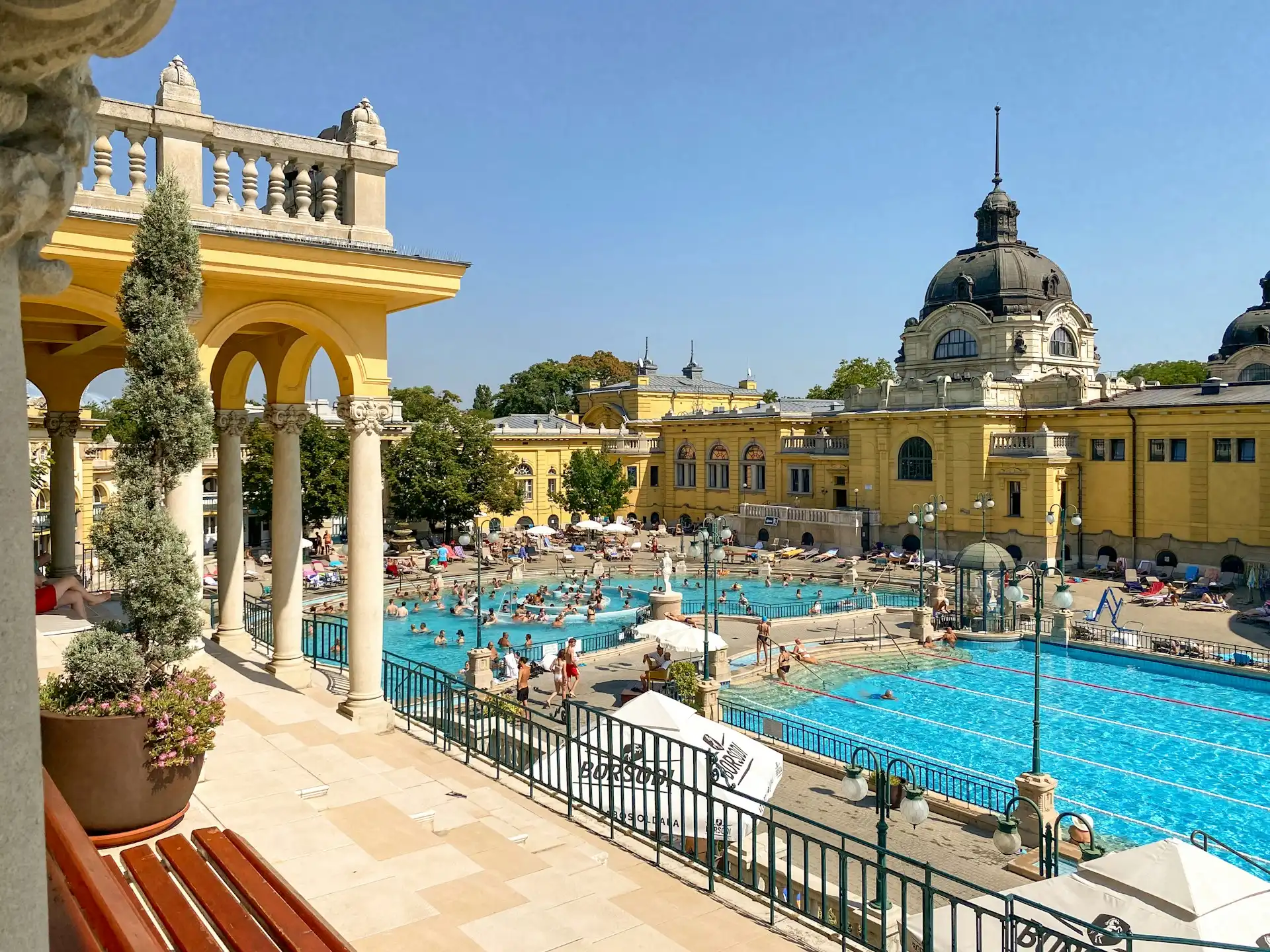 Alton Towers, Budapesti termálfürdők, csalódást okozó helyek, európai utazás, Siam Park, Time Out Market Lisboa, Trevi-kút, turisztikai látványosságok, utazási célpontok, utazási vélemények