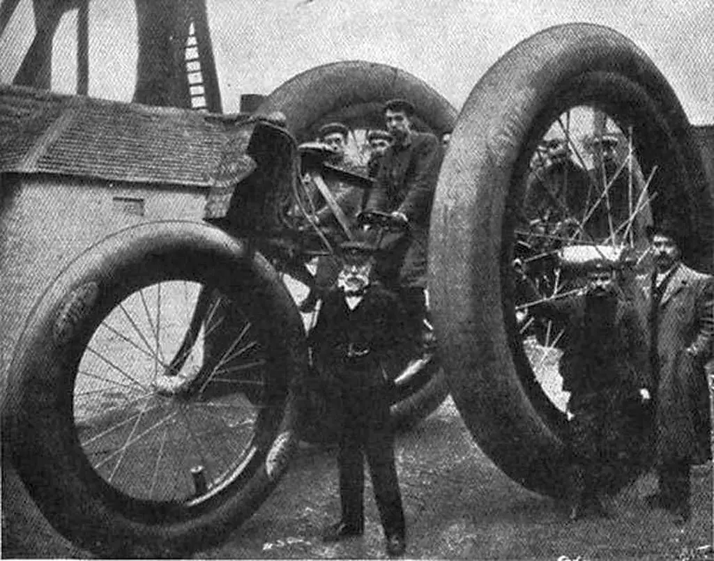 érdekességek, fegyverek, harckocsik, léghajók, régi technológia, technológia, történelem, történelmi érdekességek