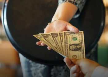 10 dolog, amit egy kulturált ember soha nem tenne egy étteremben