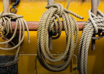 Miért nem kilométerben mérik a hajók sebességét, hanem „csomóban”?