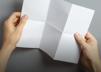 Miért csak 7-szer lehet félbehajtani a papírt?