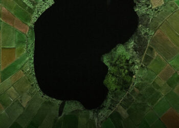 Hogyan hozta létre véletlenül egy 35 cm-es lyuk Louisiana legmélyebb tavát