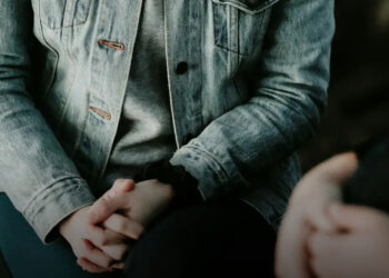 9 szembetűnő különbség az okos és buta emberek beszédében