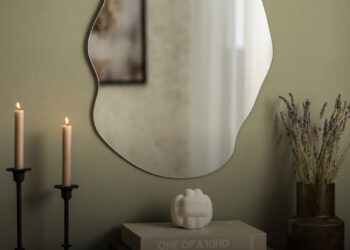 Miért vízszintesen fordítja meg a tükör a tárgyakat, és nem mondjuk függőlegesen?