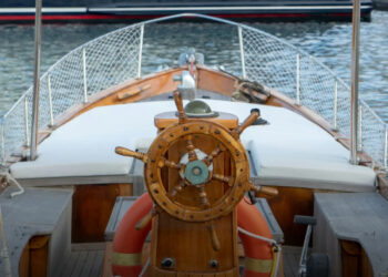 Miért van a kapitányi híd a tatban, ha az orrból jobb a kilátás?