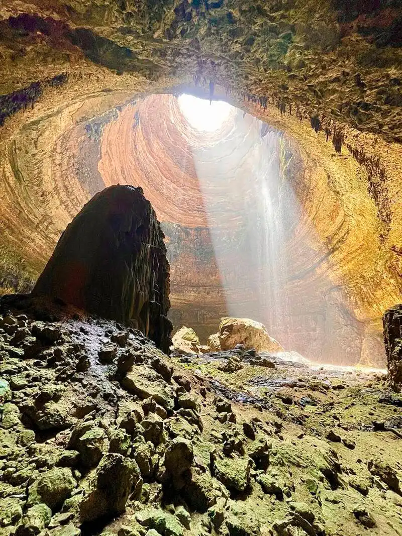 Barhout-kút, barlangkutatás, expedíció, geológia, Jemen, karszt, legenda, Pokol Kútja, természeti csoda, víznyelő