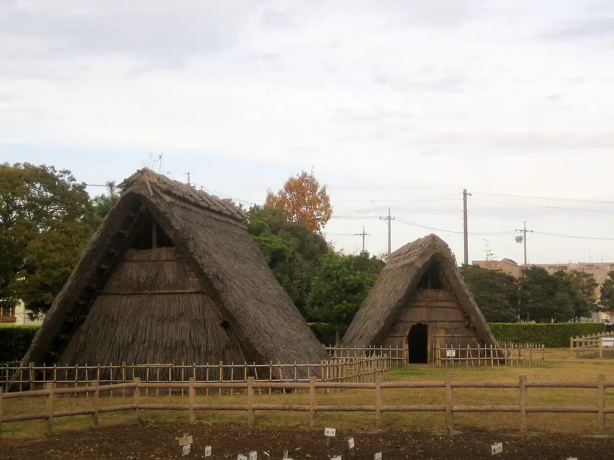 Dzsómon kultúra, Elsüllyedt város, japán, Japán Atlantisz, Japán történelem, Jonaguni emlékmű, Megalitikus építmény, Ősi civilizáció, Régészeti rejtély, Víz alatti régészet, Víz alatti romok