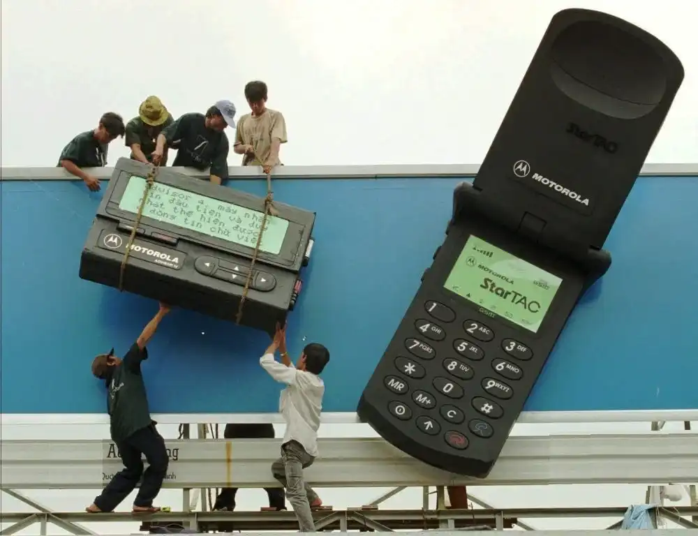 Bukás, innováció, márka, mobiltelefon, Motorola, rádió, technológia, Telekommunikáció, történelem, usa