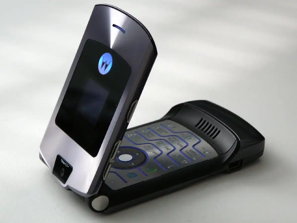 Bukás, innováció, márka, mobiltelefon, Motorola, rádió, technológia, Telekommunikáció, történelem, usa