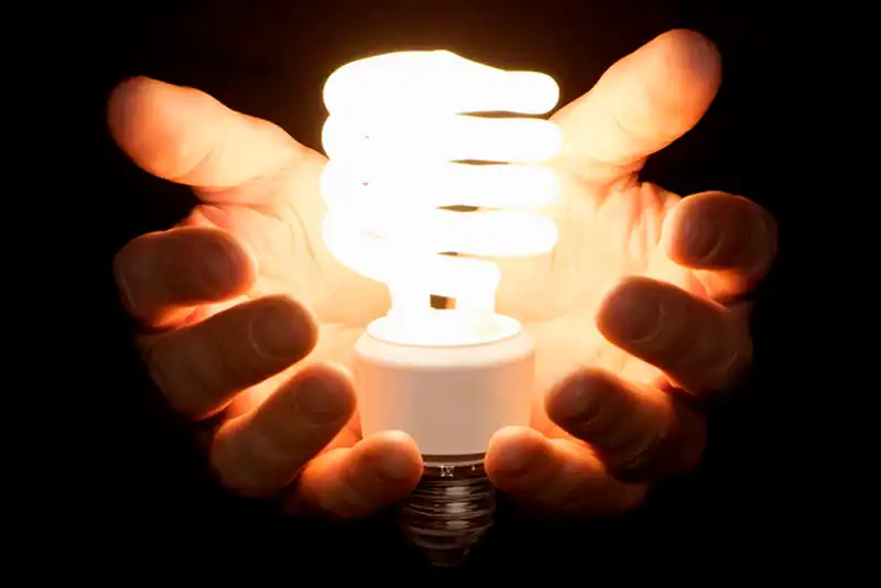 energia, érdekességek, feltalálók, fénycső, fizika, izzólámpa, LED, technológia, történelem, világítás