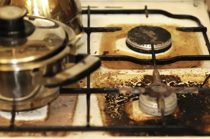 balesetmegelőzés, biztonsági tippek, háztartási balesetek, otthoni biztonság, otthoni veszélyek, tűzmegelőzés, tűzokozók, tűzvédelem, tűzveszély, veszélyes tárgyak