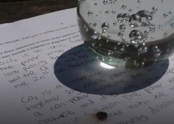 Rejtett tűzcsapdák: 15+ mindennapi tárgy, ami titokban tűzveszélyes