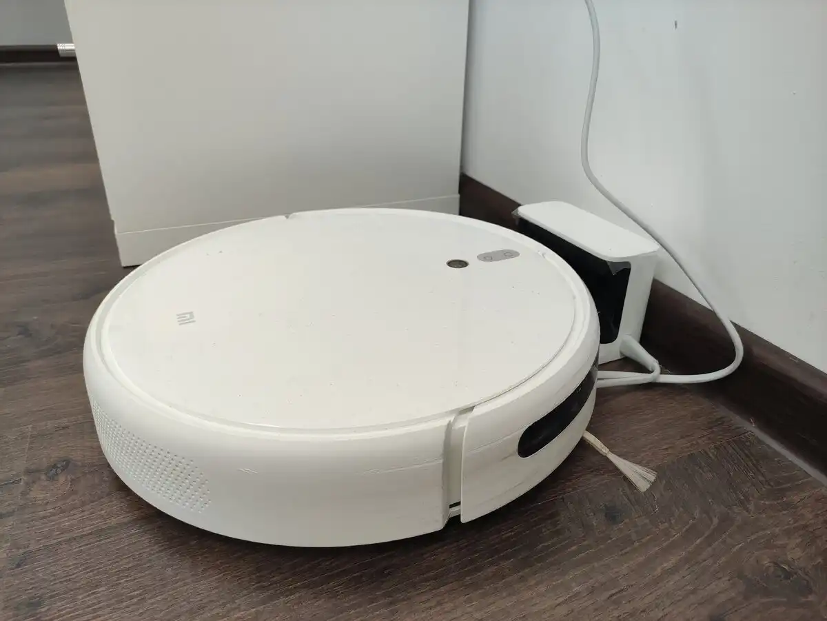 Automatizálás, galéria, háztartás, humor, Kisállatok, mindennapok, otthon, robotporszívó, takarítás, tapasztalat