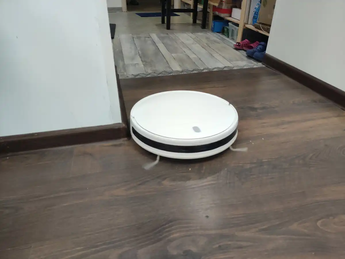 Automatizálás, galéria, háztartás, humor, Kisállatok, mindennapok, otthon, robotporszívó, takarítás, tapasztalat