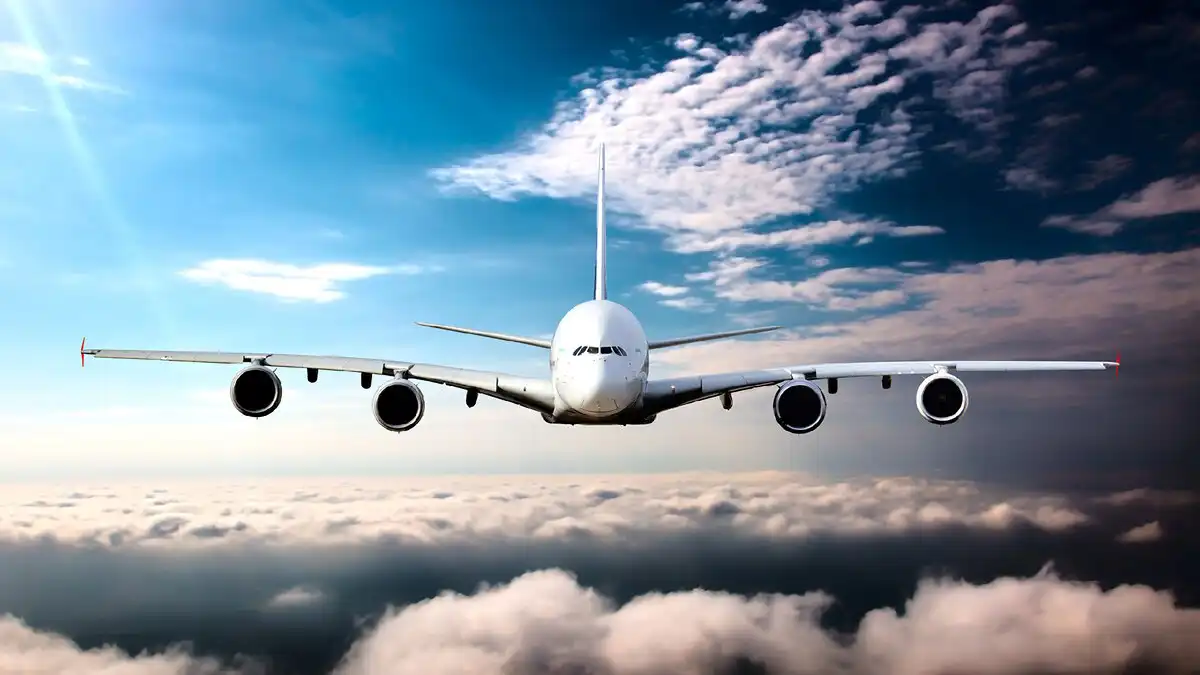 Airbus, biztonság, Boeing, Bombardier, Cessna, Embraer, Gulfstream, hatékonyság, időjárás, légiforgalom, magánrepülő, repülési idő, repülési magasság, repülőgép, sebesség, turbulencia, utasszállító, üzemanyag-fogyasztás
