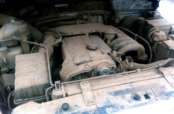 autóápolás, biztonság, DIY, karbantartás, motor, Motormosás, Prevenció, tippek, tisztítás, Útmutató