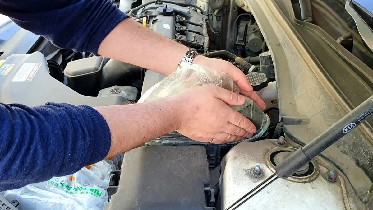 autóápolás, biztonság, DIY, karbantartás, motor, Motormosás, Prevenció, tippek, tisztítás, Útmutató