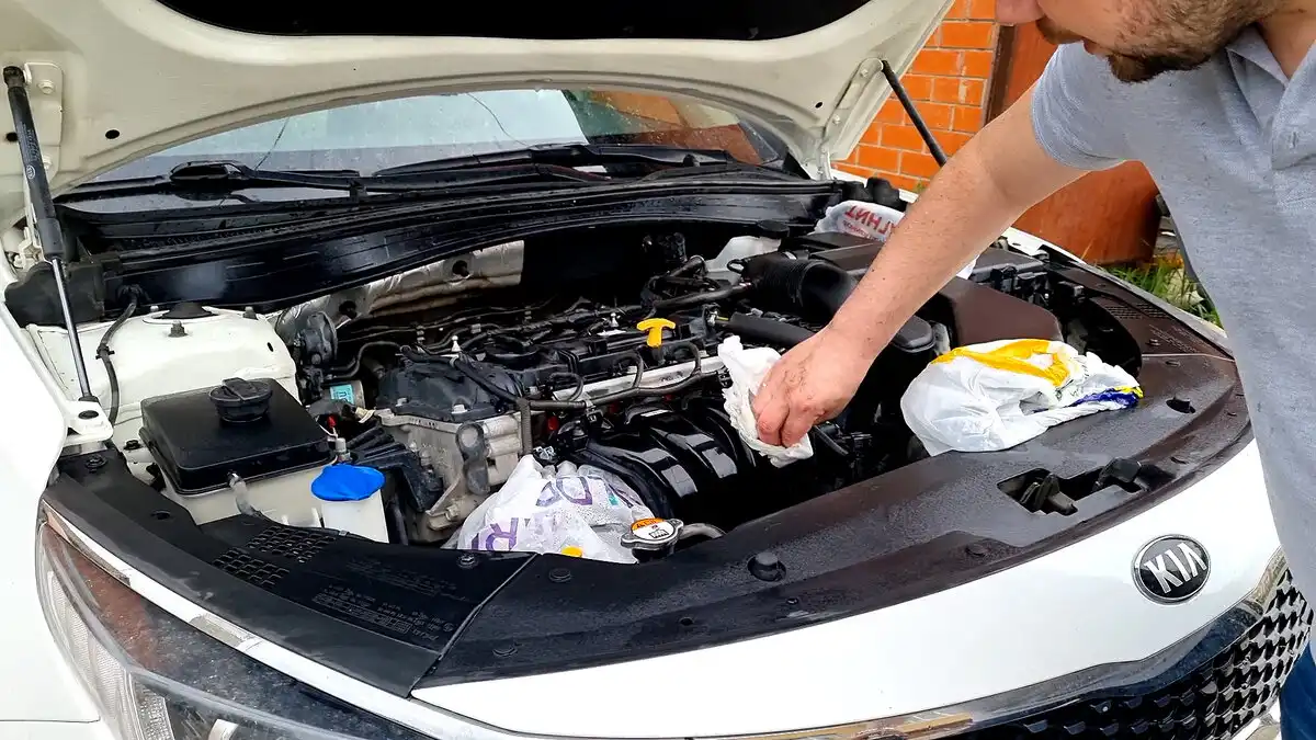 autóápolás, biztonság, DIY, karbantartás, motor, Motormosás, Prevenció, tippek, tisztítás, Útmutató