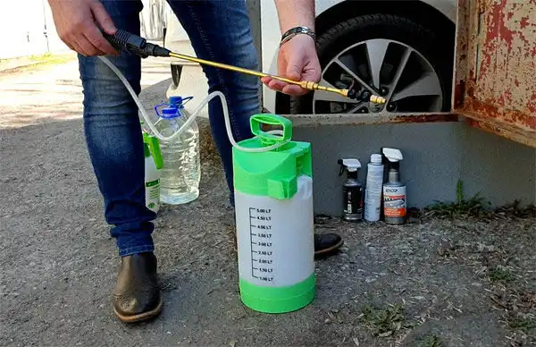 autóápolás, biztonság, DIY, karbantartás, motor, Motormosás, Prevenció, tippek, tisztítás, Útmutató