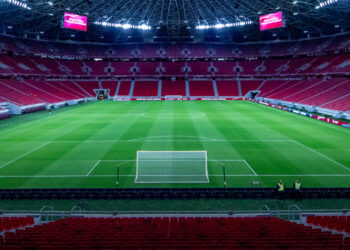 A futballpályák rejtélye: Miért van félkör a tizenhatos előtt?